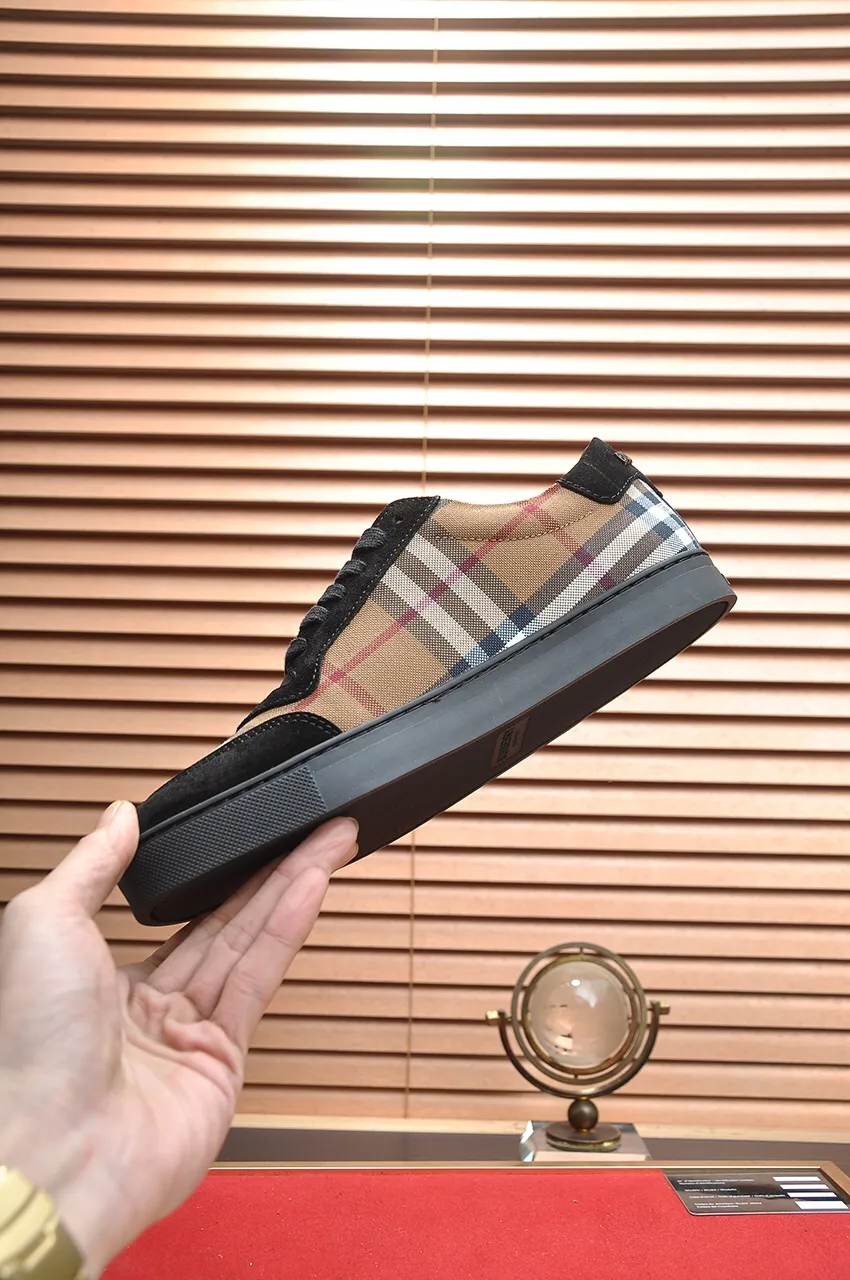 Men's shoes💰480💶[Burberry] (cowhide lining) classic low-top sneakers｜Imported cowhide with classic plaid fabric｜Cow leather lining｜Original outsole｜Fine workmanship and comfortable to wear Size: 38-44 (customized at 45)